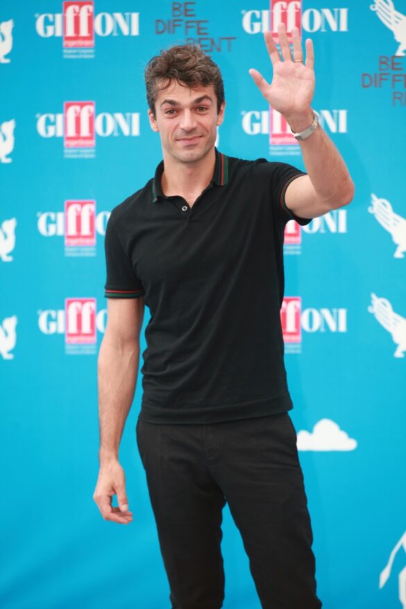 LUCA ARGENTERO SALUTO4