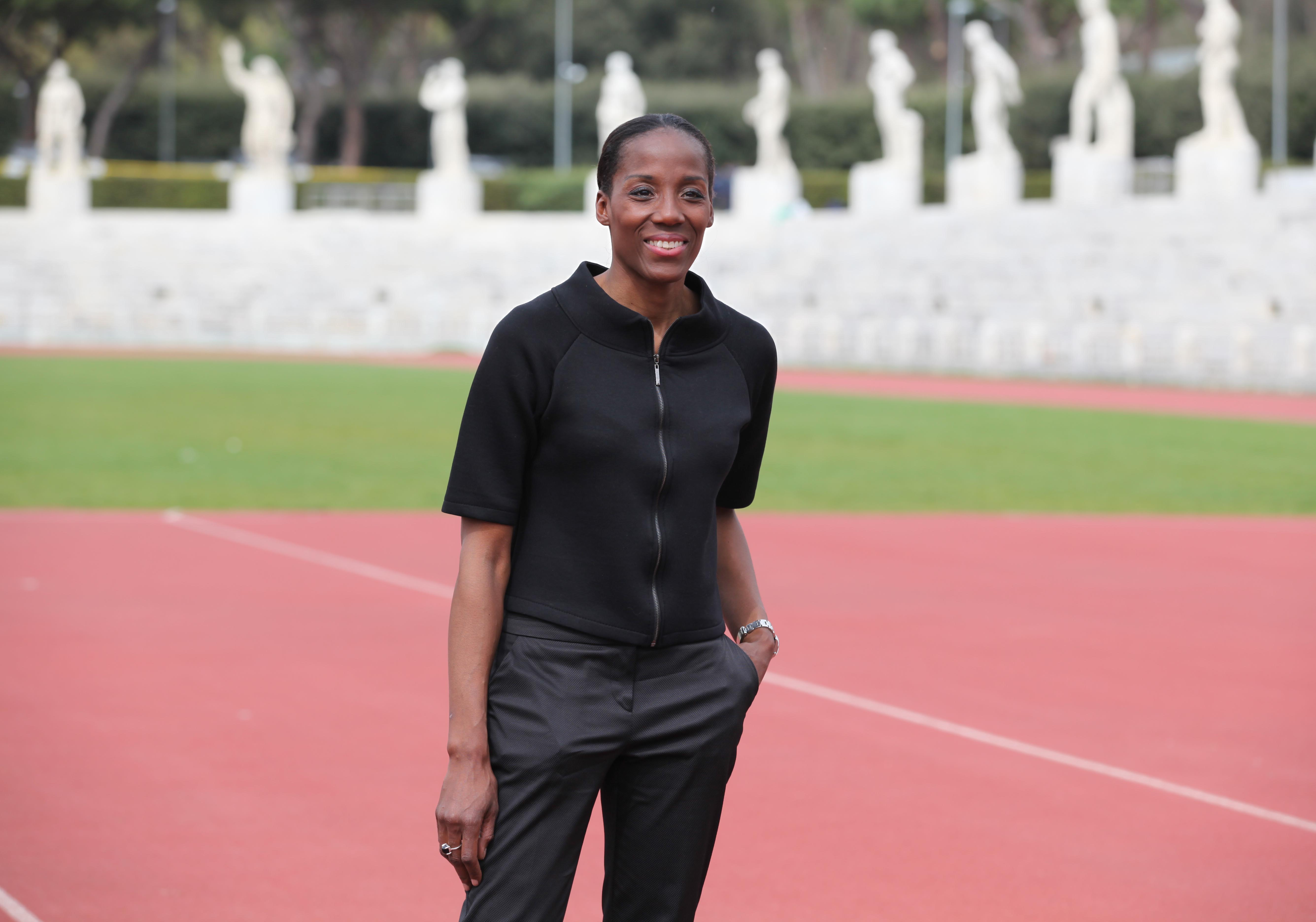 Cinema Stephen Hopkins Firma La Regia Di Race Il Colore