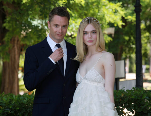 REGISTA NICOLAS WINDING REFN-ELLE FANNING33